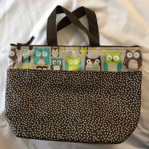 An insulated thermal tote